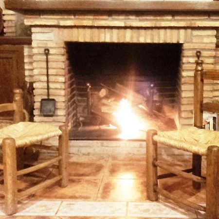 Casa Rural Pena Falcon Torrejón el Rubio Esterno foto