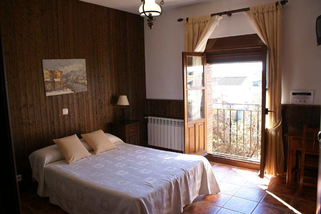 Casa Rural Pena Falcon Torrejón el Rubio Esterno foto