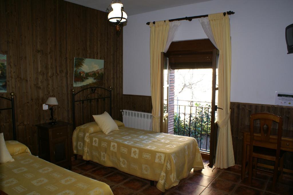 Casa Rural Pena Falcon Torrejón el Rubio Esterno foto