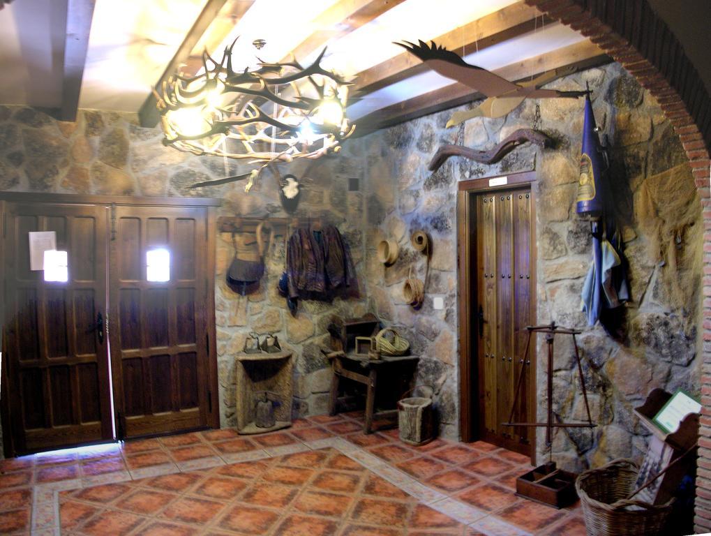 Casa Rural Pena Falcon Torrejón el Rubio Esterno foto