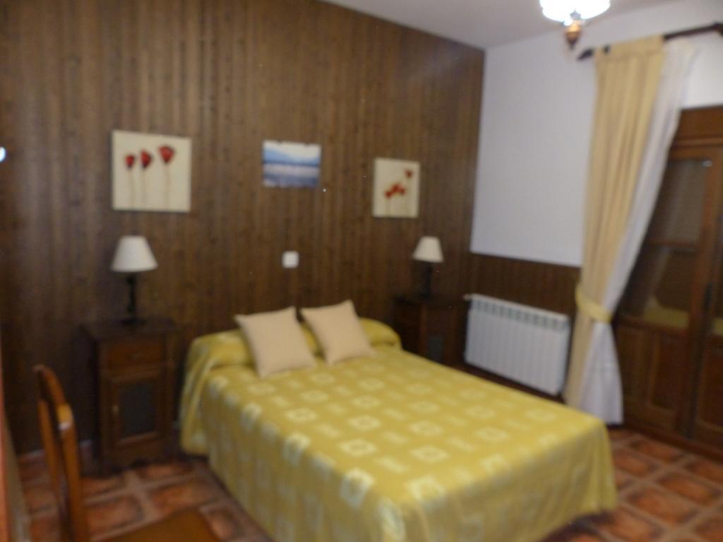 Casa Rural Pena Falcon Torrejón el Rubio Esterno foto