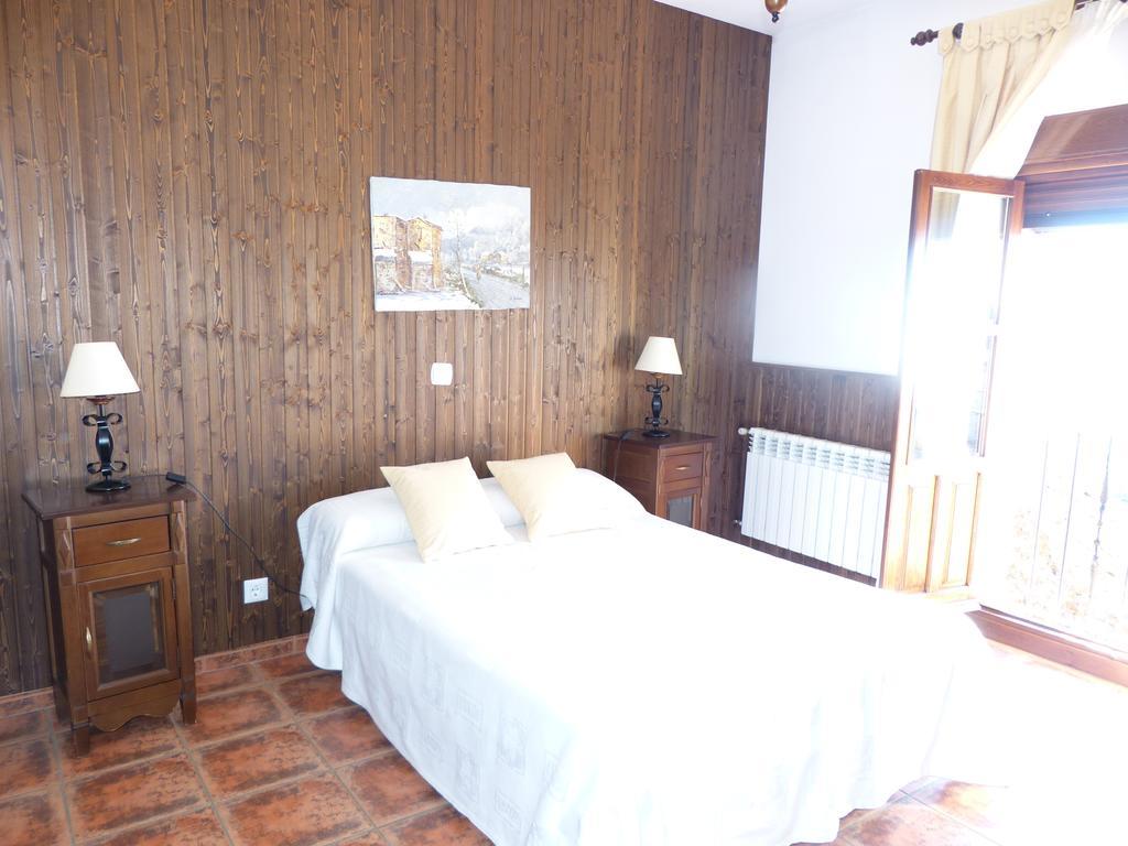 Casa Rural Pena Falcon Torrejón el Rubio Camera foto