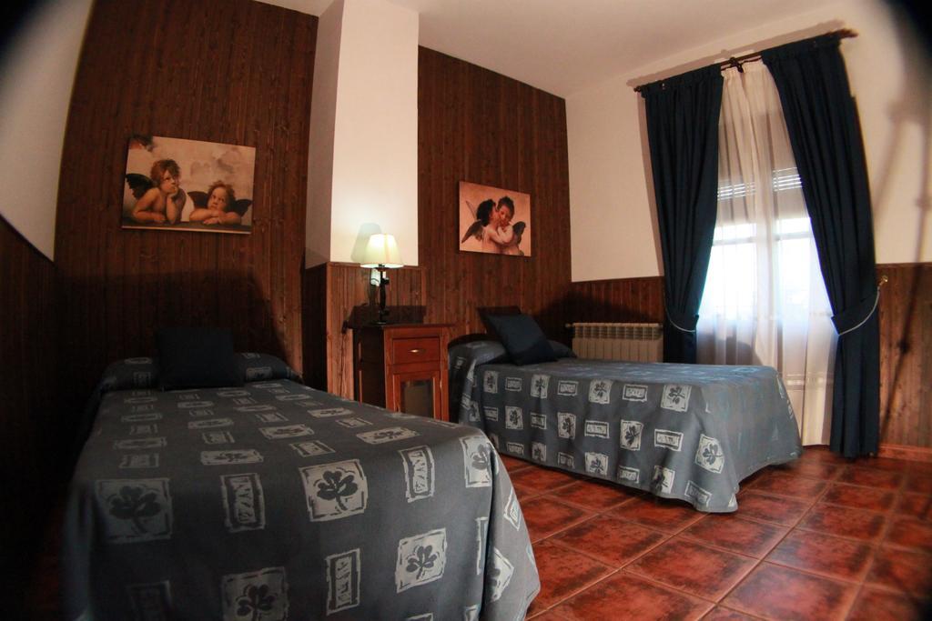 Casa Rural Pena Falcon Torrejón el Rubio Esterno foto