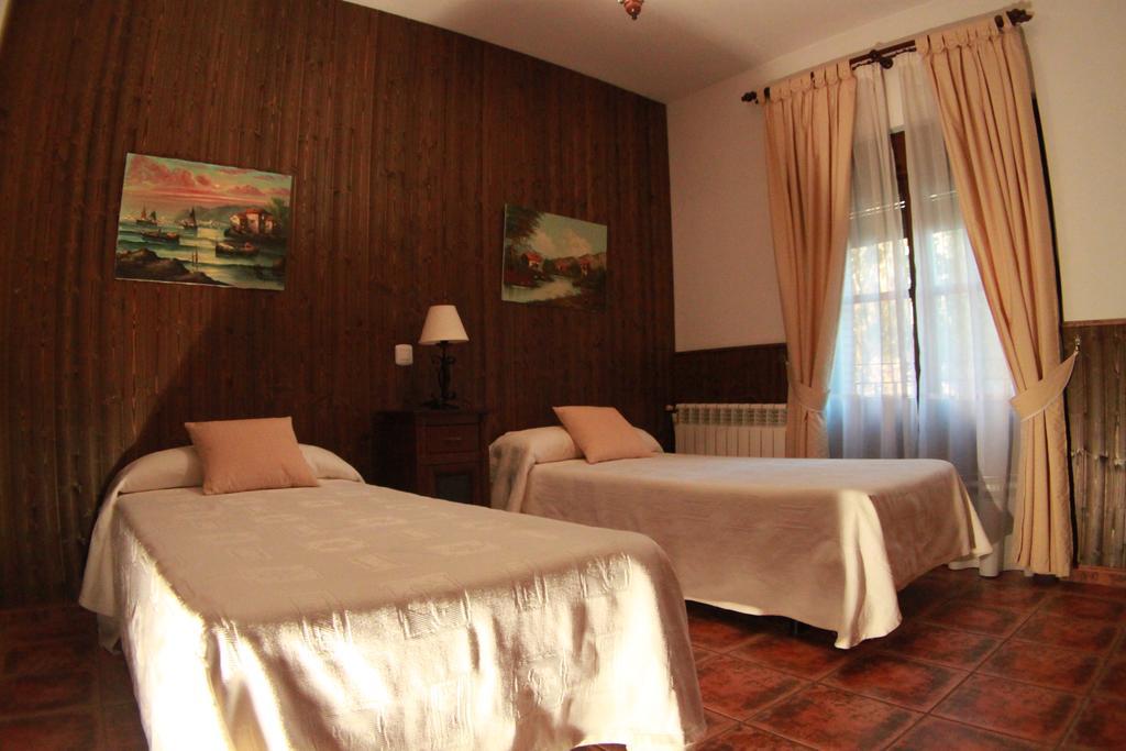 Casa Rural Pena Falcon Torrejón el Rubio Esterno foto