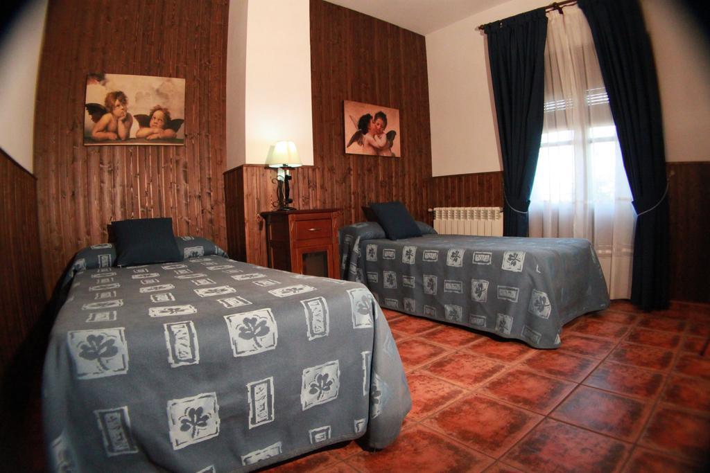 Casa Rural Pena Falcon Torrejón el Rubio Esterno foto