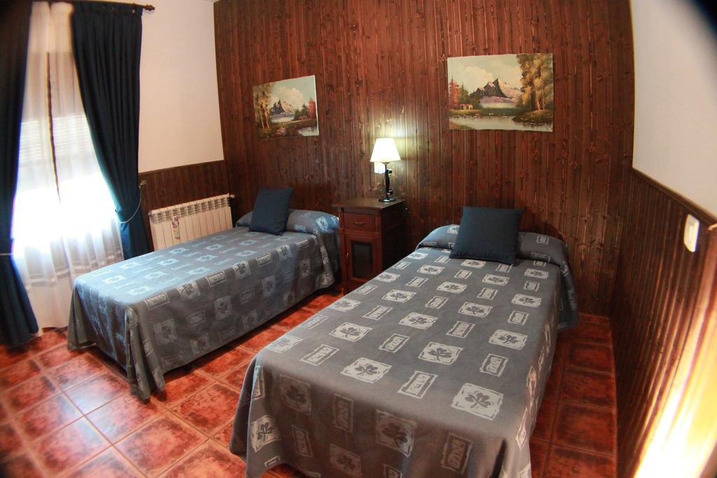Casa Rural Pena Falcon Torrejón el Rubio Esterno foto