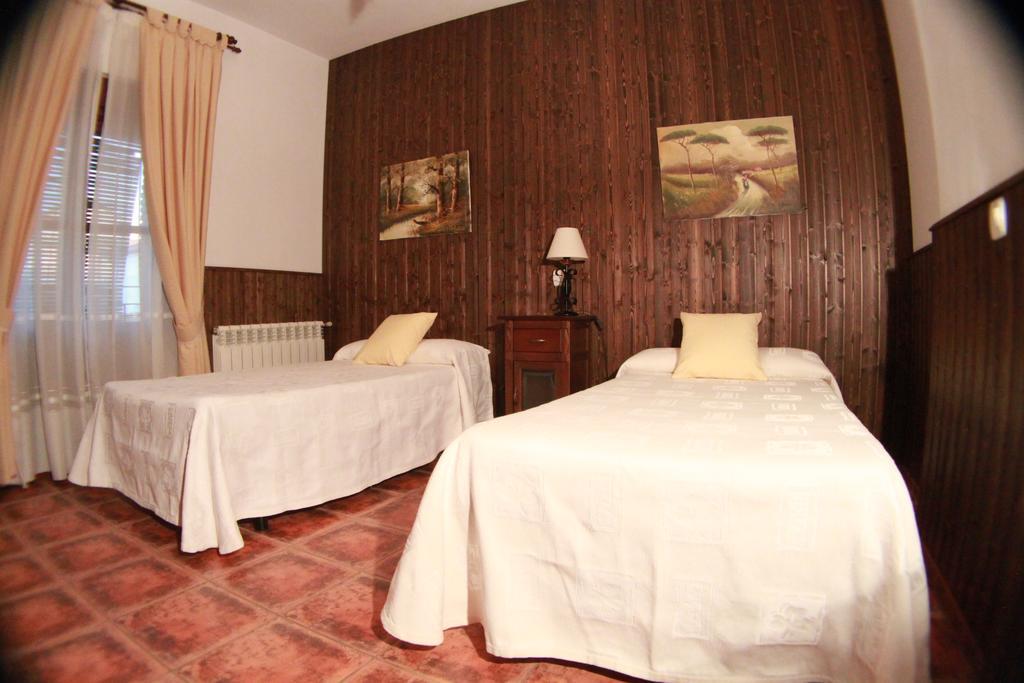 Casa Rural Pena Falcon Torrejón el Rubio Esterno foto