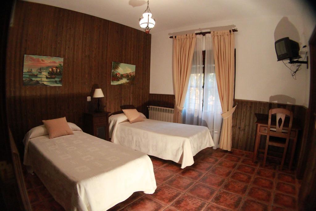Casa Rural Pena Falcon Torrejón el Rubio Esterno foto